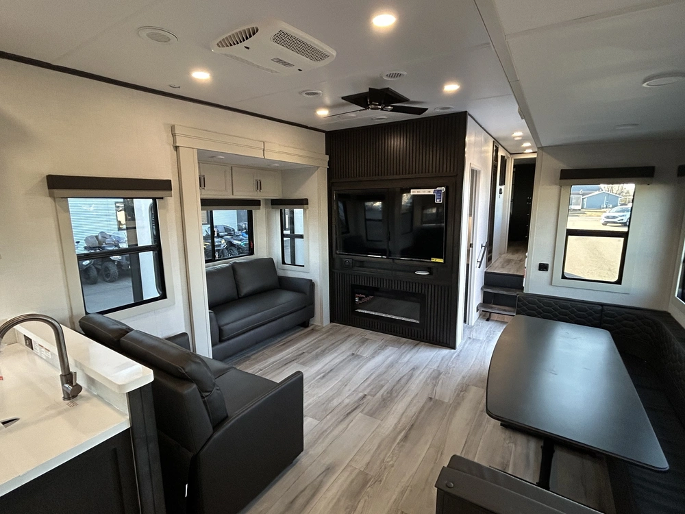 2025 Keystone Rv Alpine Avalanche Edition 379mb alt