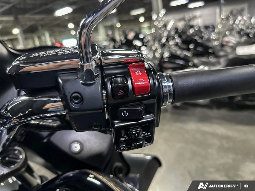 2011 Kawasaki Voyager 1700 alt