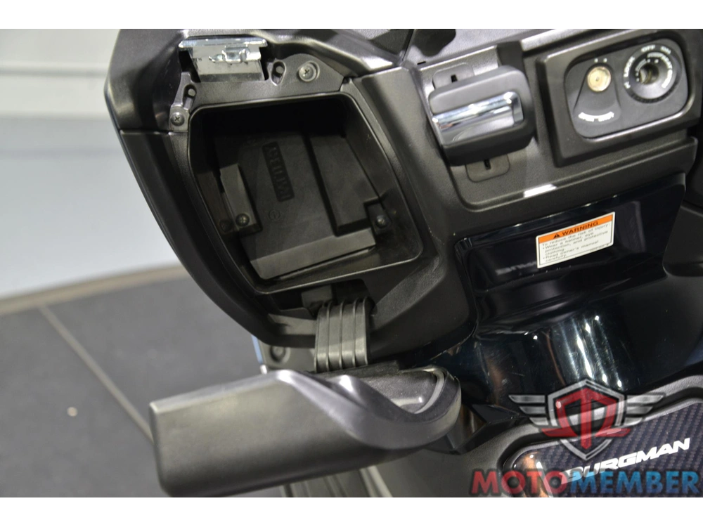 2019 Suzuki Burgman 400 alt