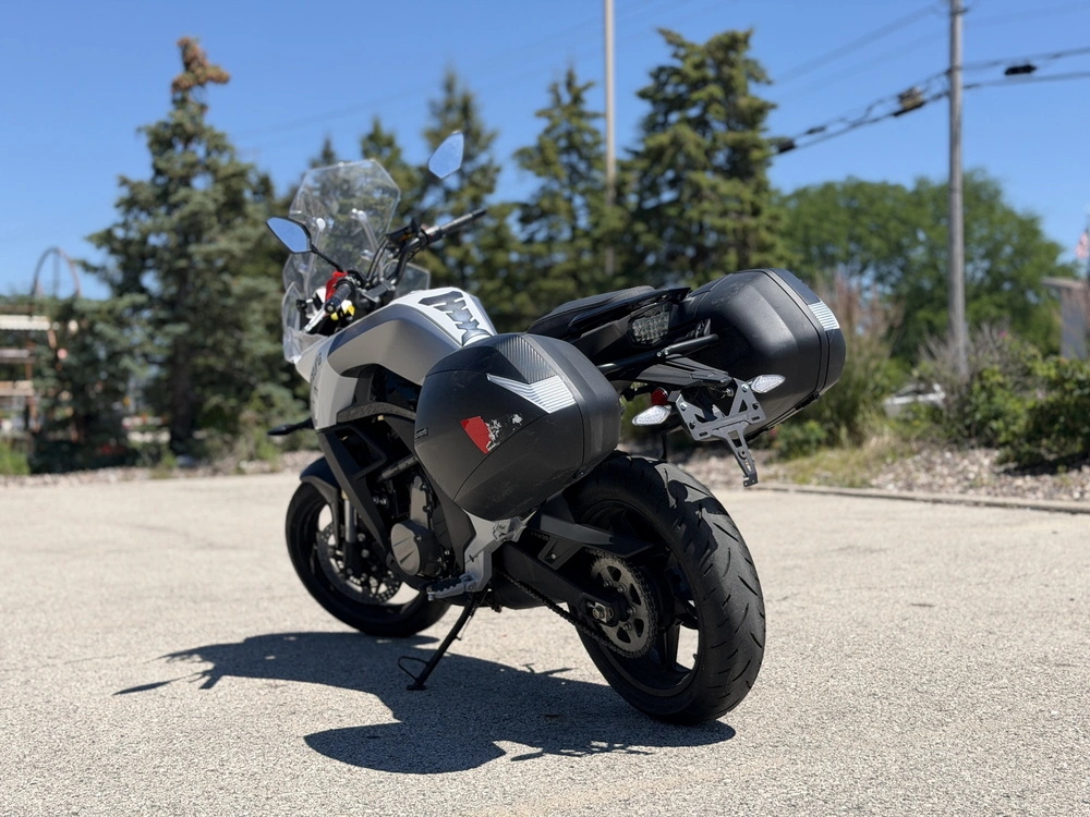 2022 Cfmoto 650 Adventura alt