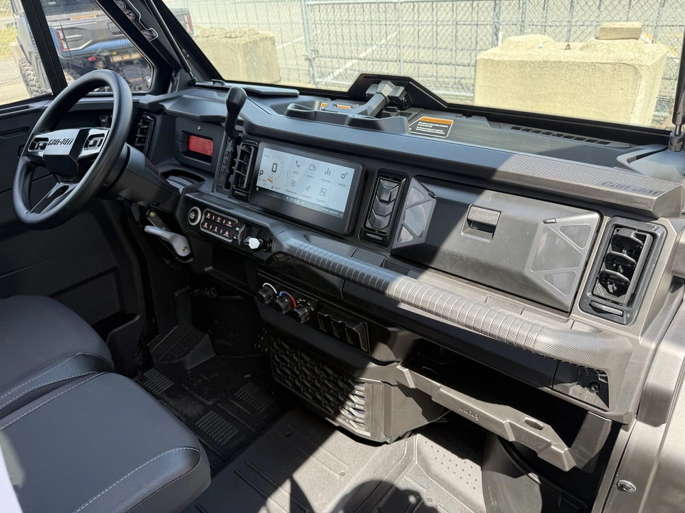 2026 Can-am Defender Limited Cab Hd11 alt