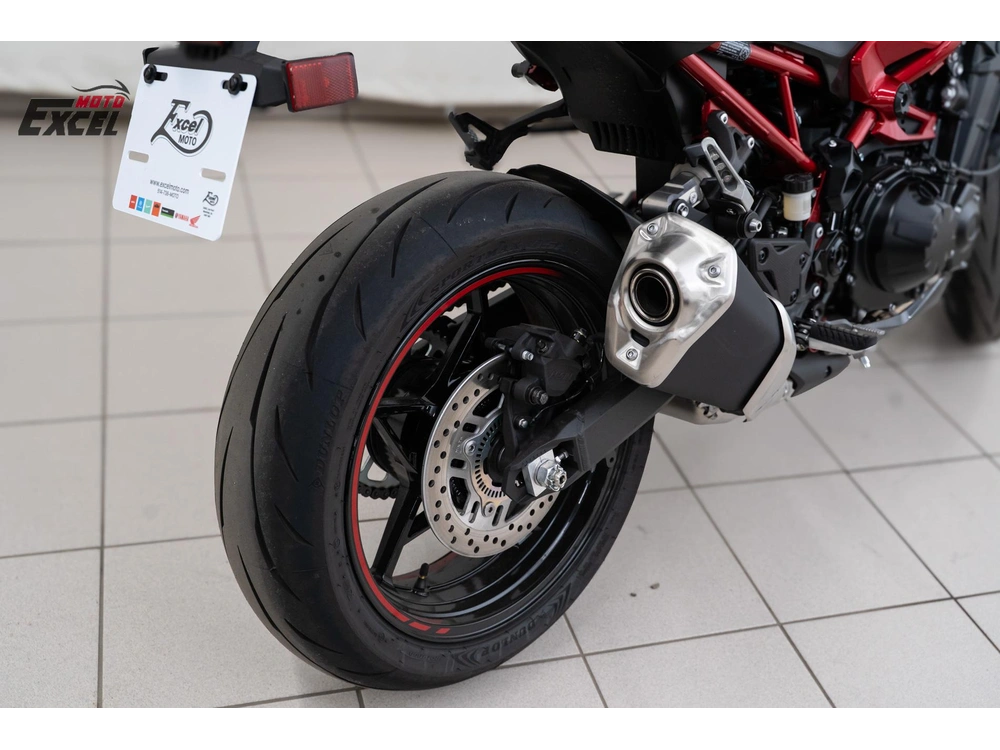 2025 Kawasaki Z900 Demo alt