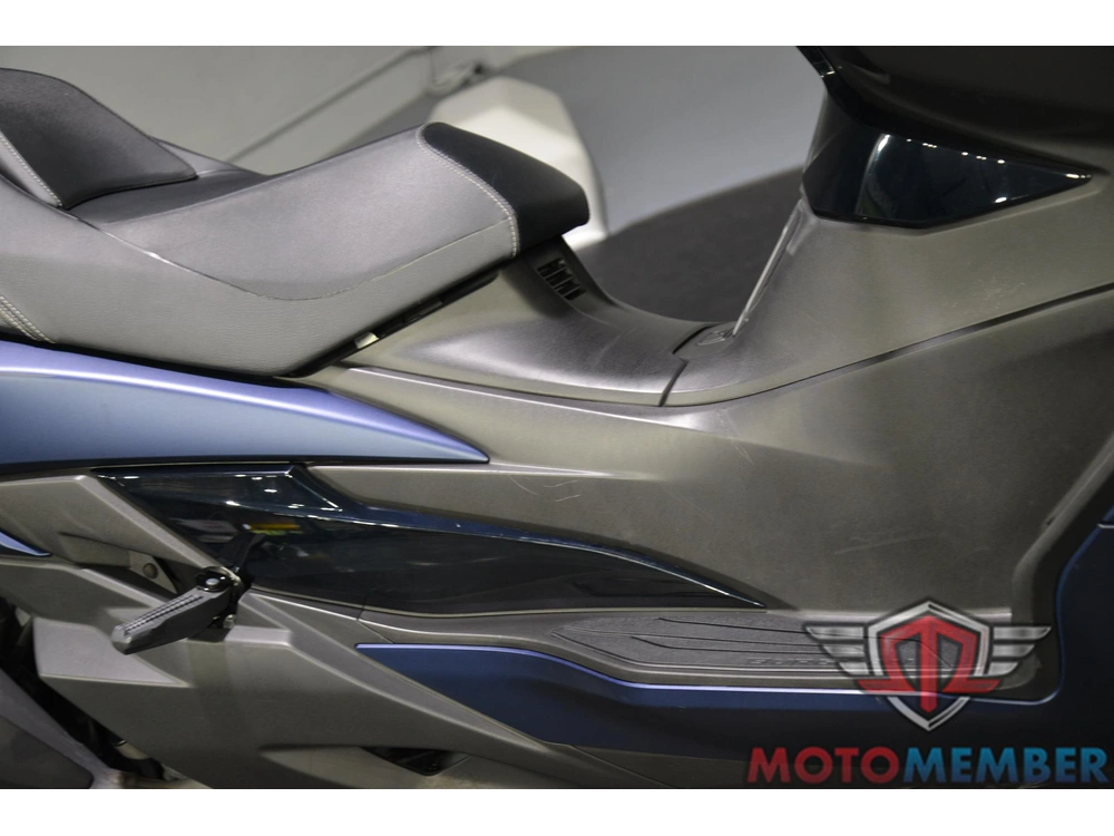 2019 Suzuki Burgman 400 alt