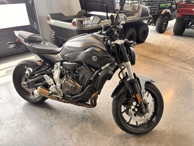 2015 Yamaha Fz07 Fz07 Fz 07 Bon État Z650 alt