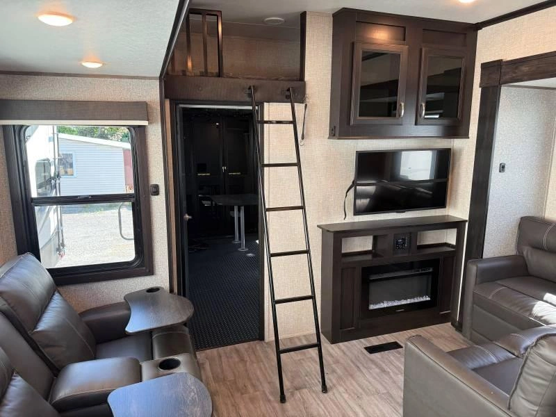Jayco Seismic 395 2023 alt