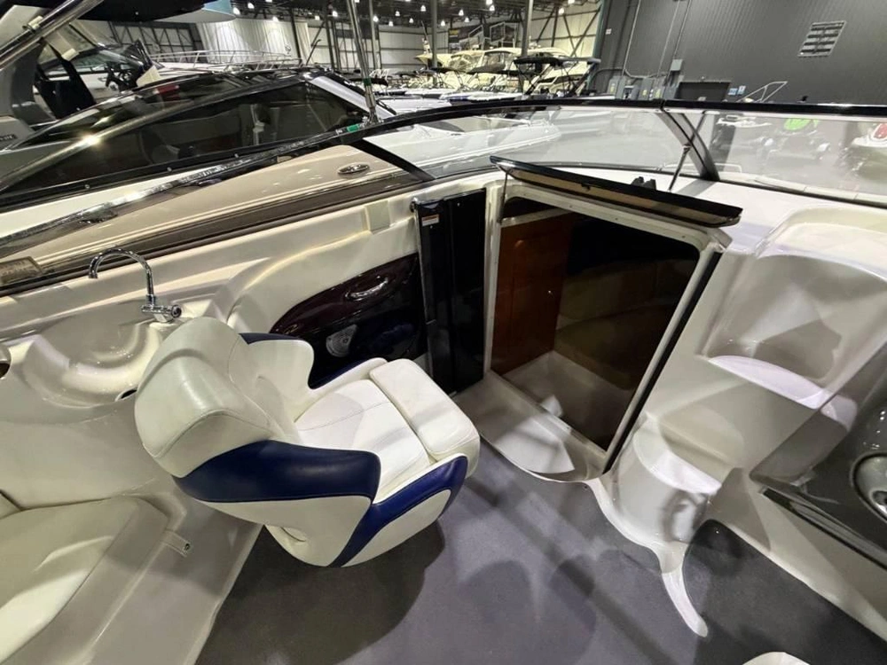 2009 Regal 2450 Cuddy Cabin alt