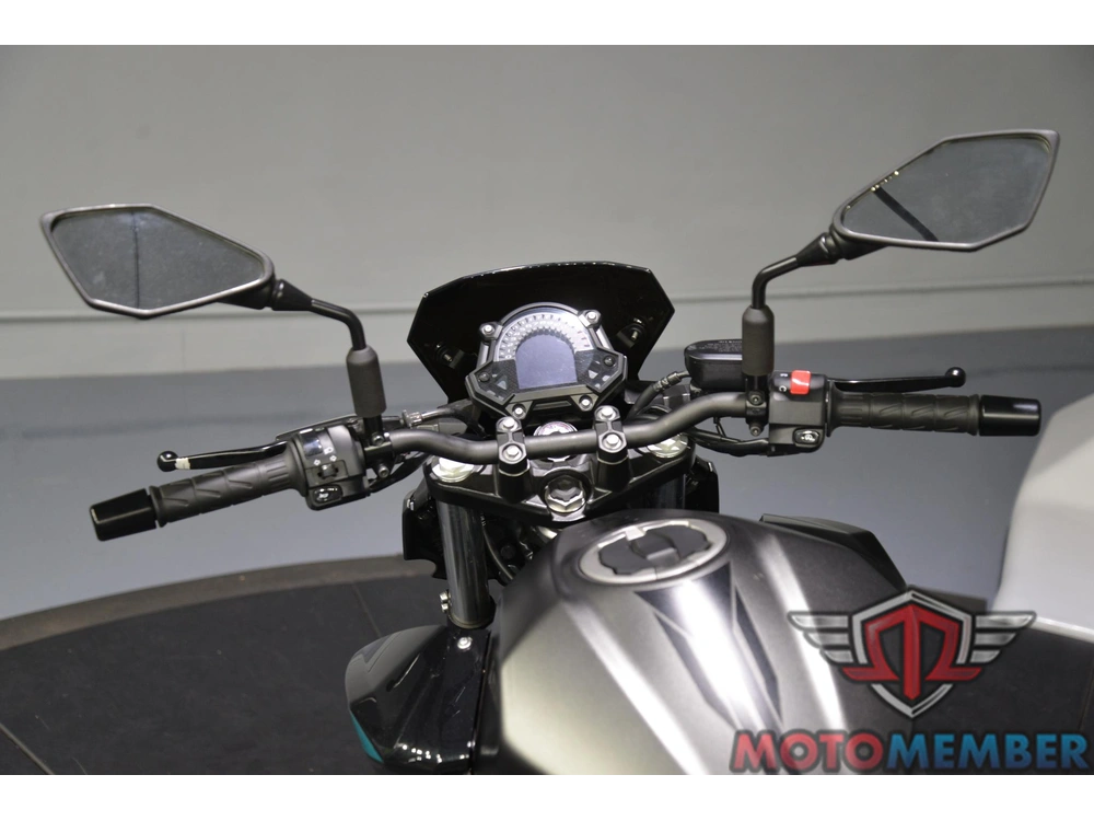 2023 Kawasaki Z400 Abs alt
