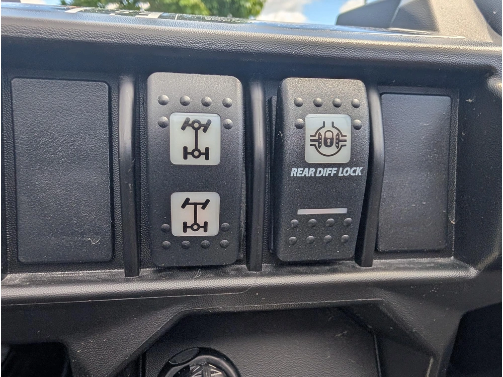 2026 Can-am Commander Dps 700 alt
