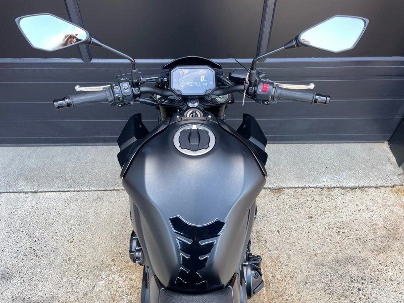 2021 Kawasaki Z900 alt