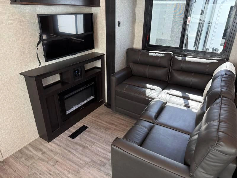 Jayco Seismic 395 2023 alt