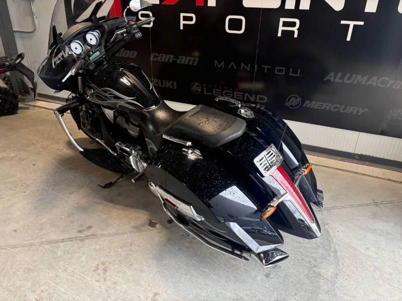2013 Victory Motorcycles Cross Country 106 alt