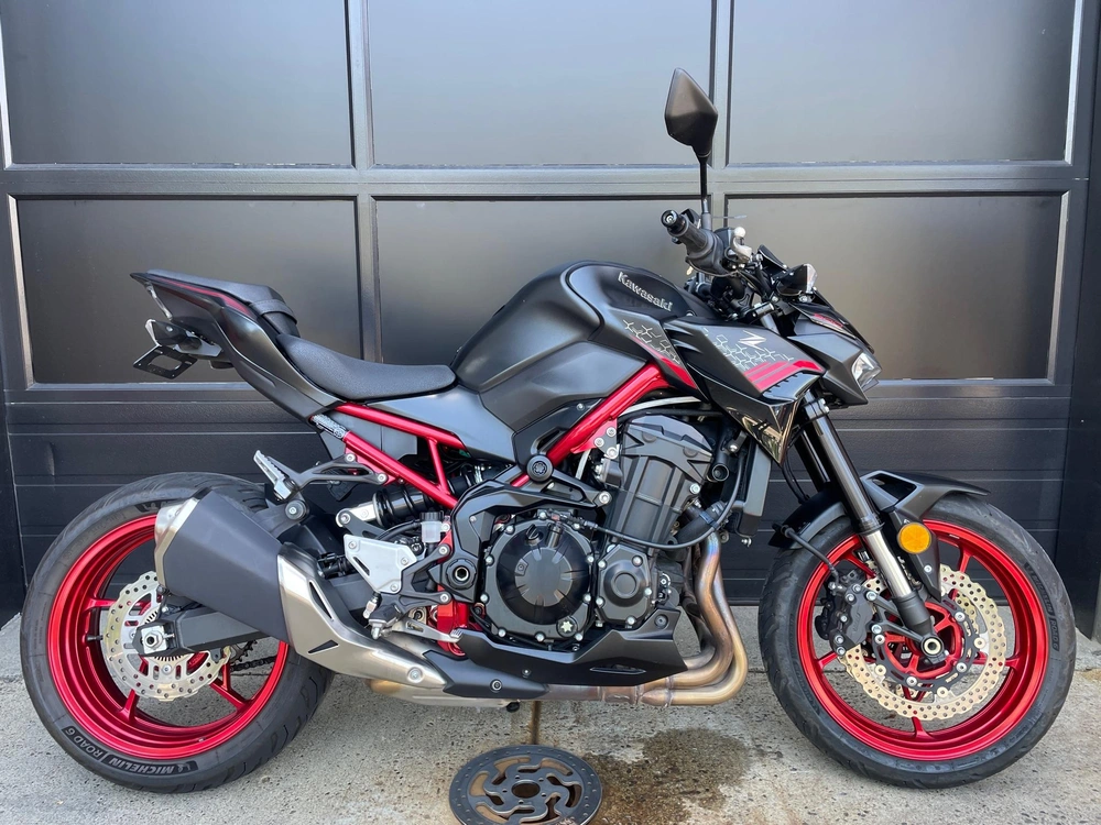 2021 Kawasaki Z900 alt
