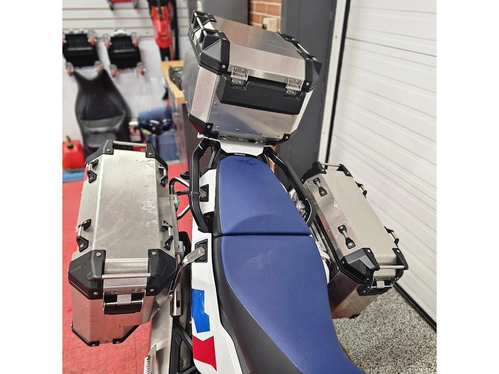 2024 Honda Africa Twin Adventure Sports alt
