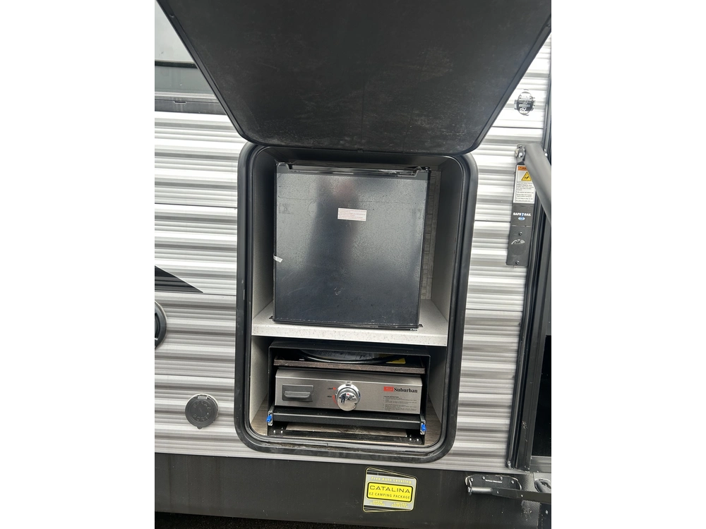 2026 Catalina 243rbsle alt