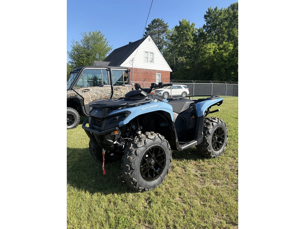 2026 Can-am Out Xt 700 alt