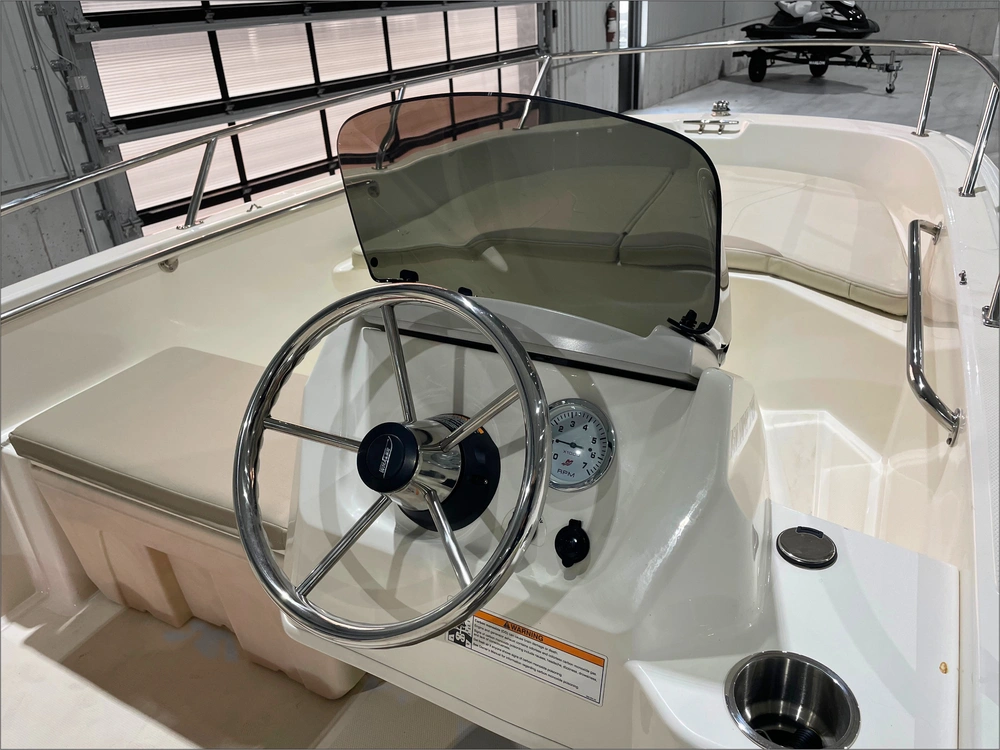 2024 Boston Whaler 160ss alt
