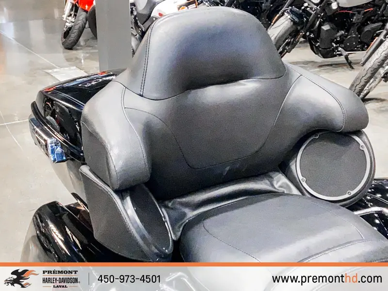 Harley-Davidson Tri Glide Ultra FLHTCUTG 2024