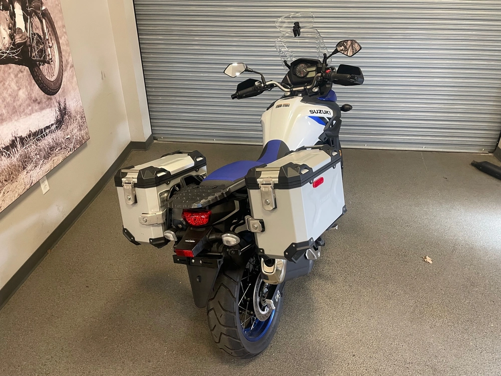 2024 Suzuki V-strom 650 Xt Adventure - White / Blue alt
