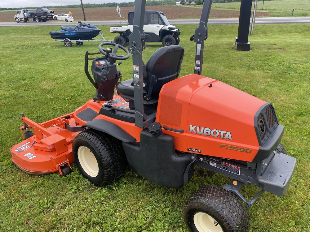 2018 Kubota F2690 alt