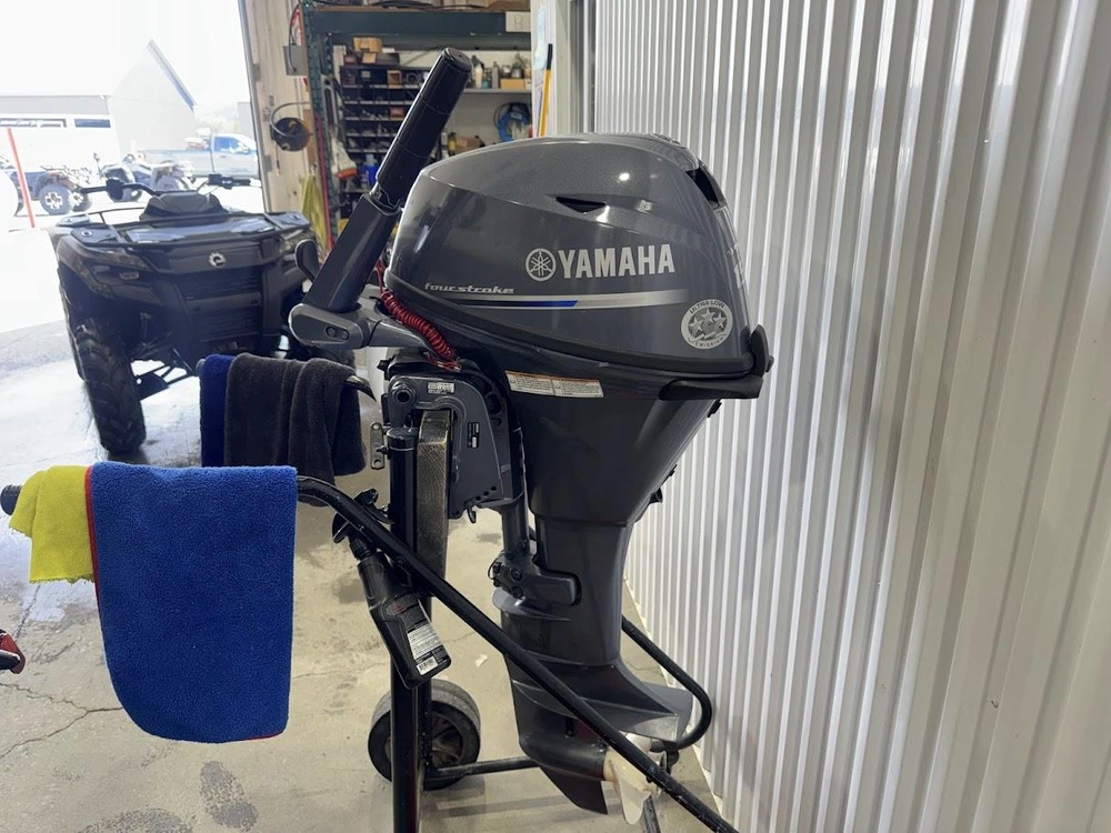 Yamaha 15 Mhla 2015 alt