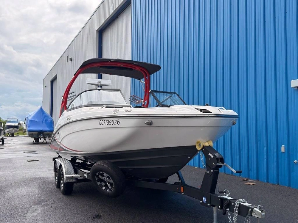 2020 Yamaha 212x alt