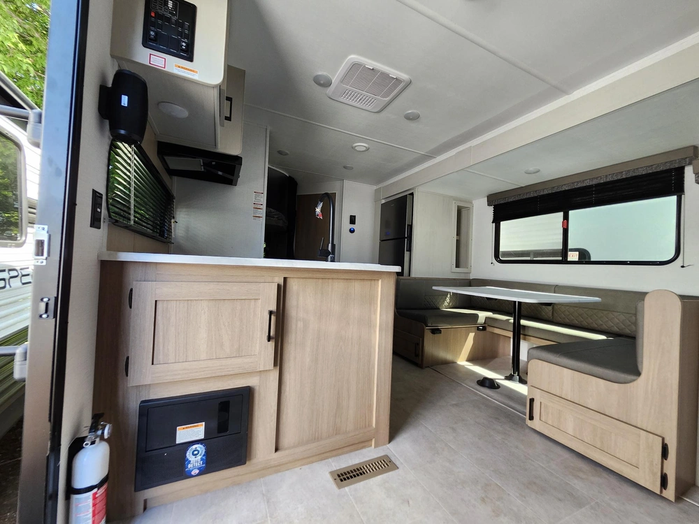 2026 Aspen Trail By Dutchmen 23 Bhs alt