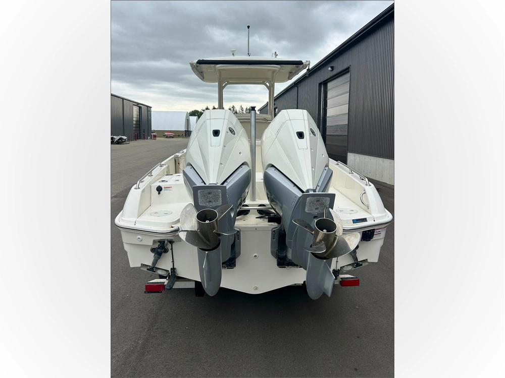 2022 Boston Whaler 270 Dauntless alt