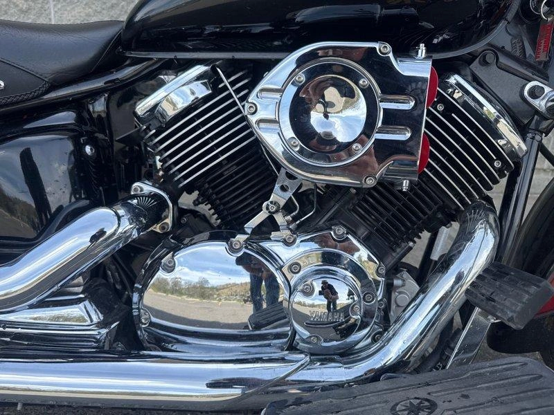 2002 Yamaha V-star 1100 alt
