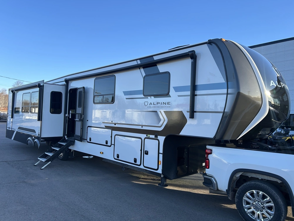 2025 Keystone Rv Alpine Avalanche Edition 379mb alt
