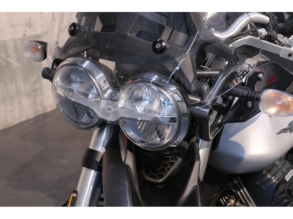 Moto Guzzi V85tt 2022 alt