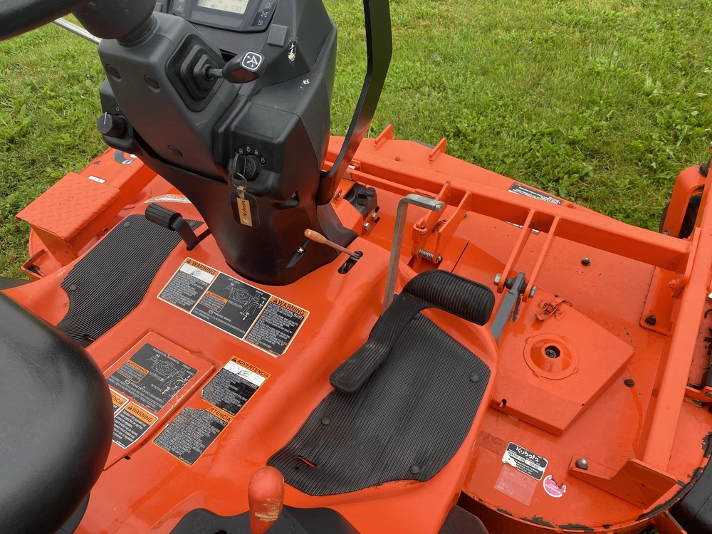 2018 Kubota F2690 alt