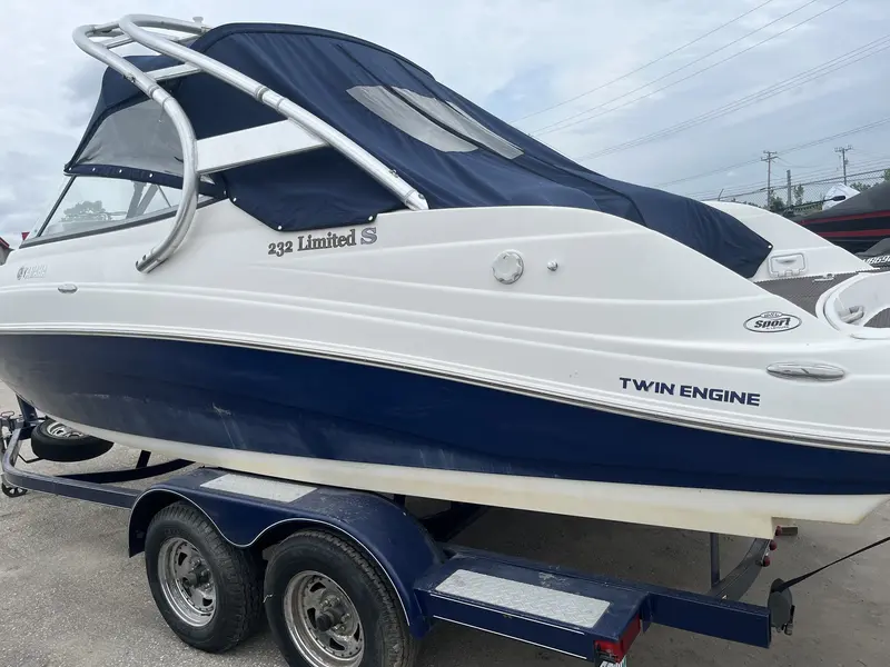 2009 Yamaha 232 Limited S alt