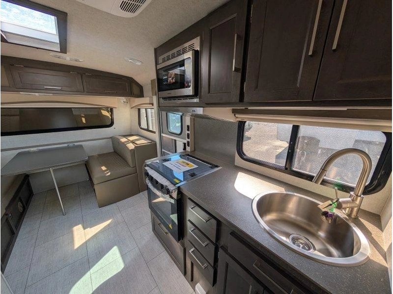 Bigfoot Rv Bigfoot 25b25rqs 2027 alt