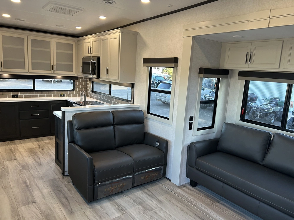 2025 Keystone Rv Alpine Avalanche Edition 379mb alt