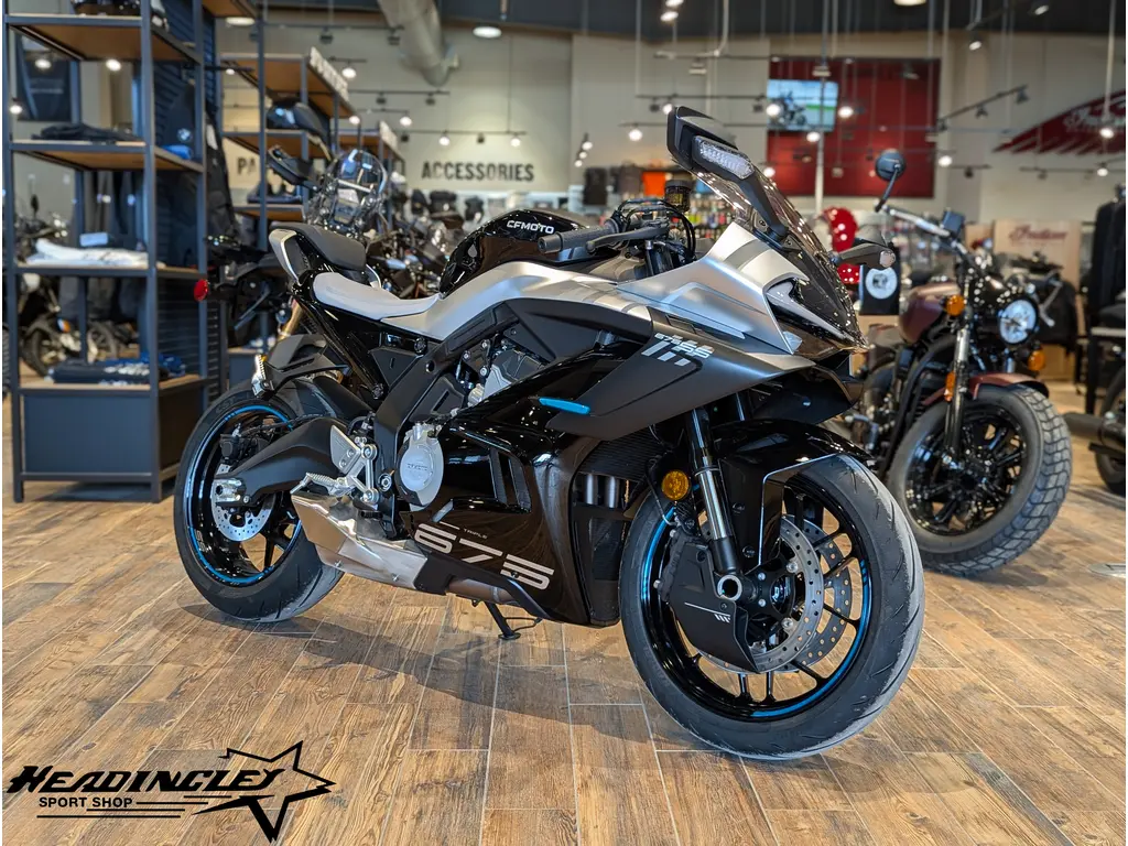 2025 CFMOTO 675SS // Nebula Black