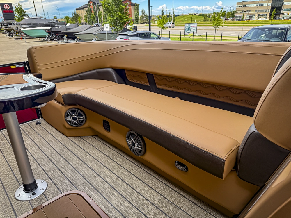 2026 Suncatcher Fusion 324ss alt
