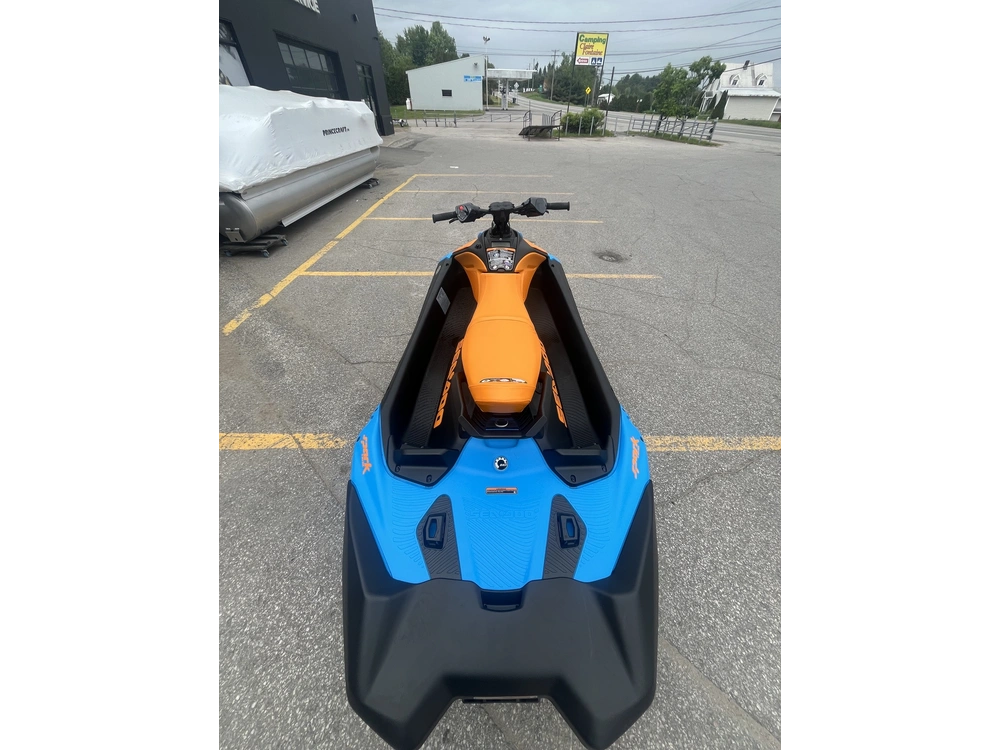 Sea-doo Spark Trixx 3 Places 2026 alt