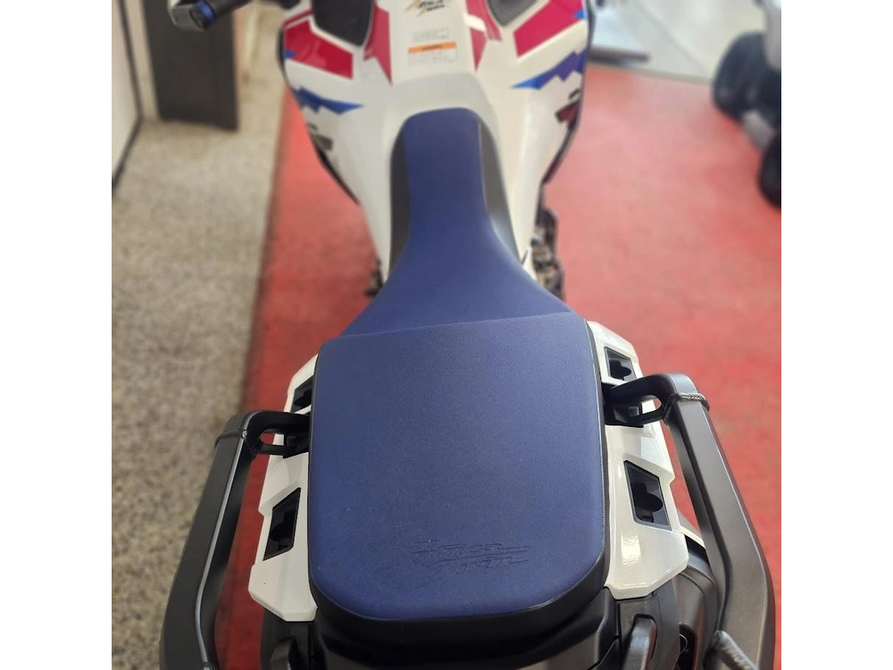 2026 Honda Africa Twin Adventure Sports Es alt