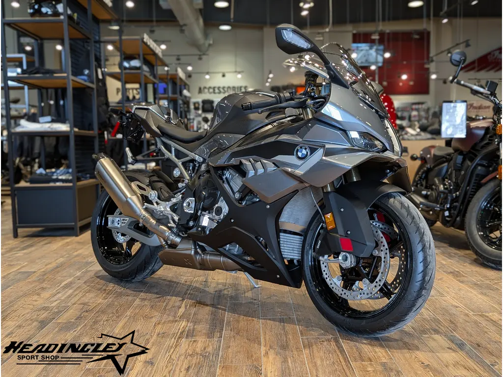 2026 BMW S 1000 RR // Bluestone Metallic 