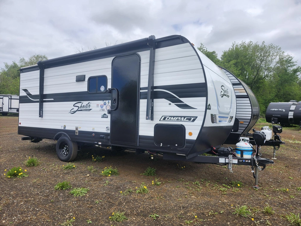 2026 Coachmen Shasta 18 Dbl alt