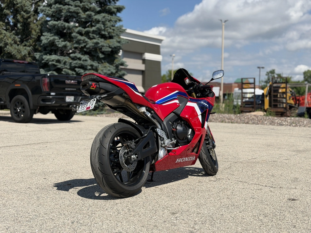 2024 Honda Cbr600rr alt