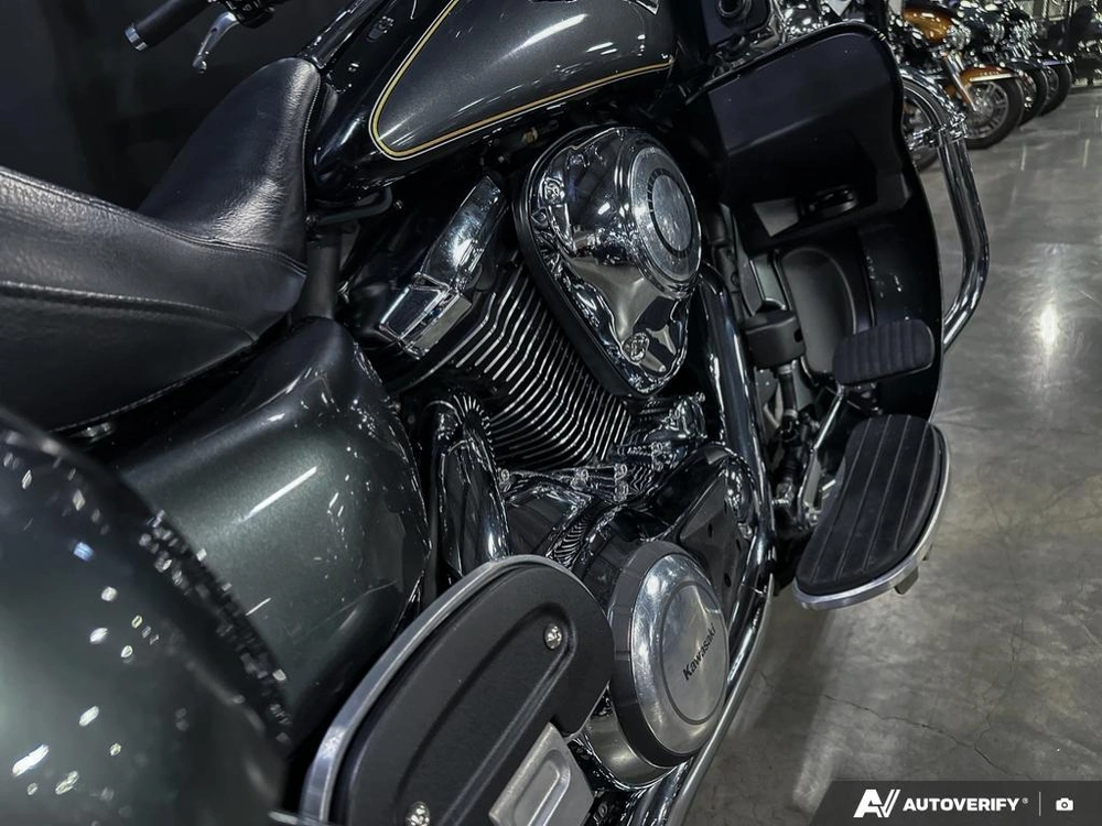 2011 Kawasaki Voyager 1700 alt