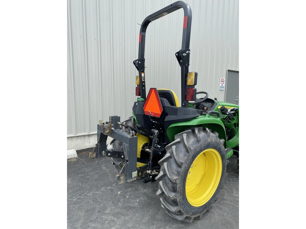 John Deere 3032e 2023 alt