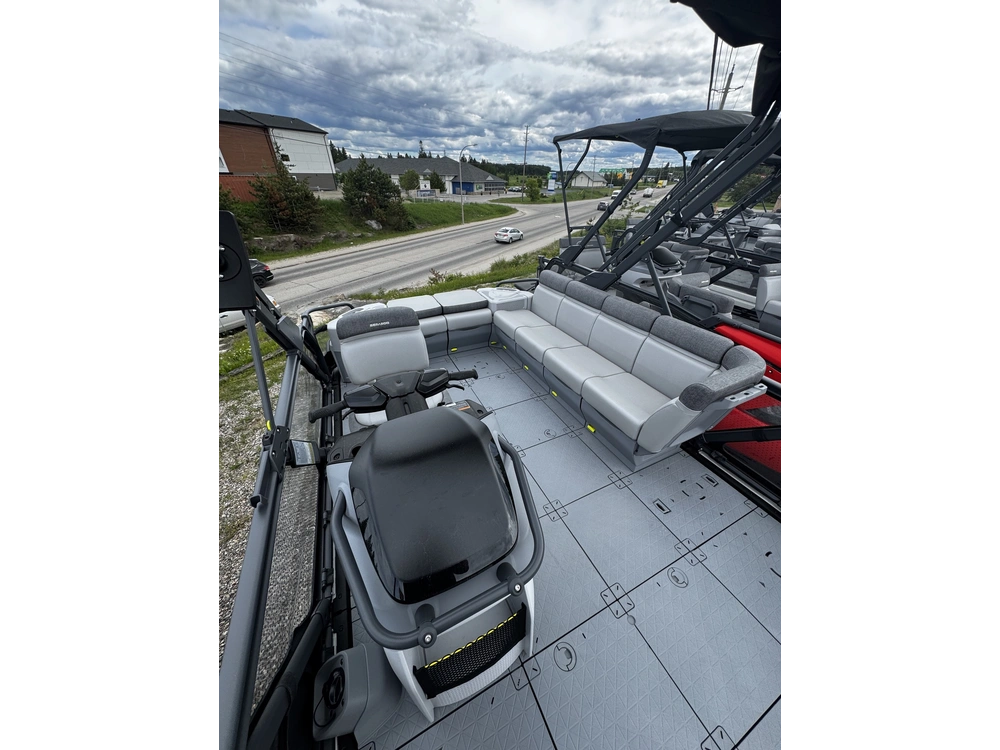 2026 Sea-doo Switch Cruise 21' 300hp alt