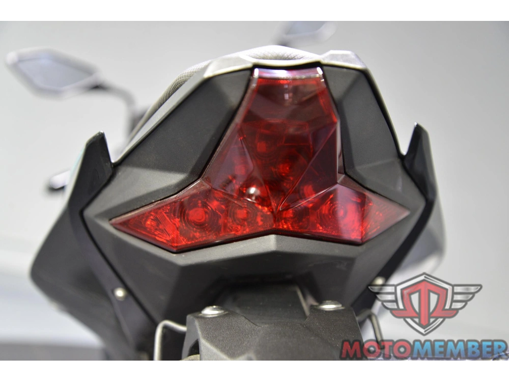 2023 Kawasaki Z400 Abs alt