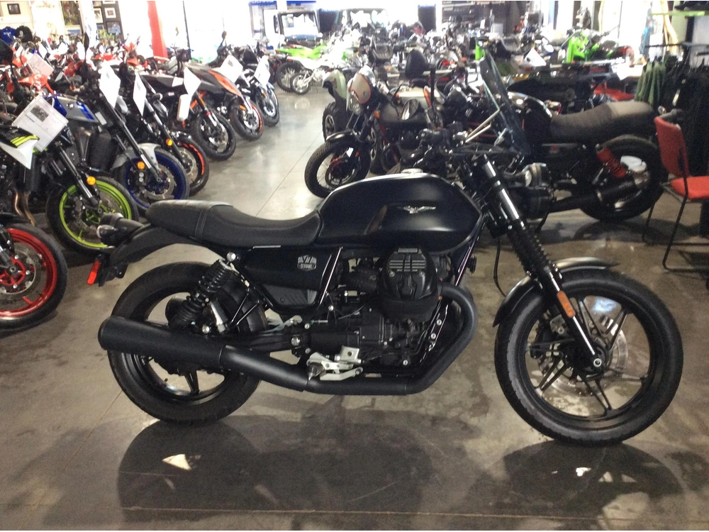 2022 Moto Guzzi V7 Stone Abs alt