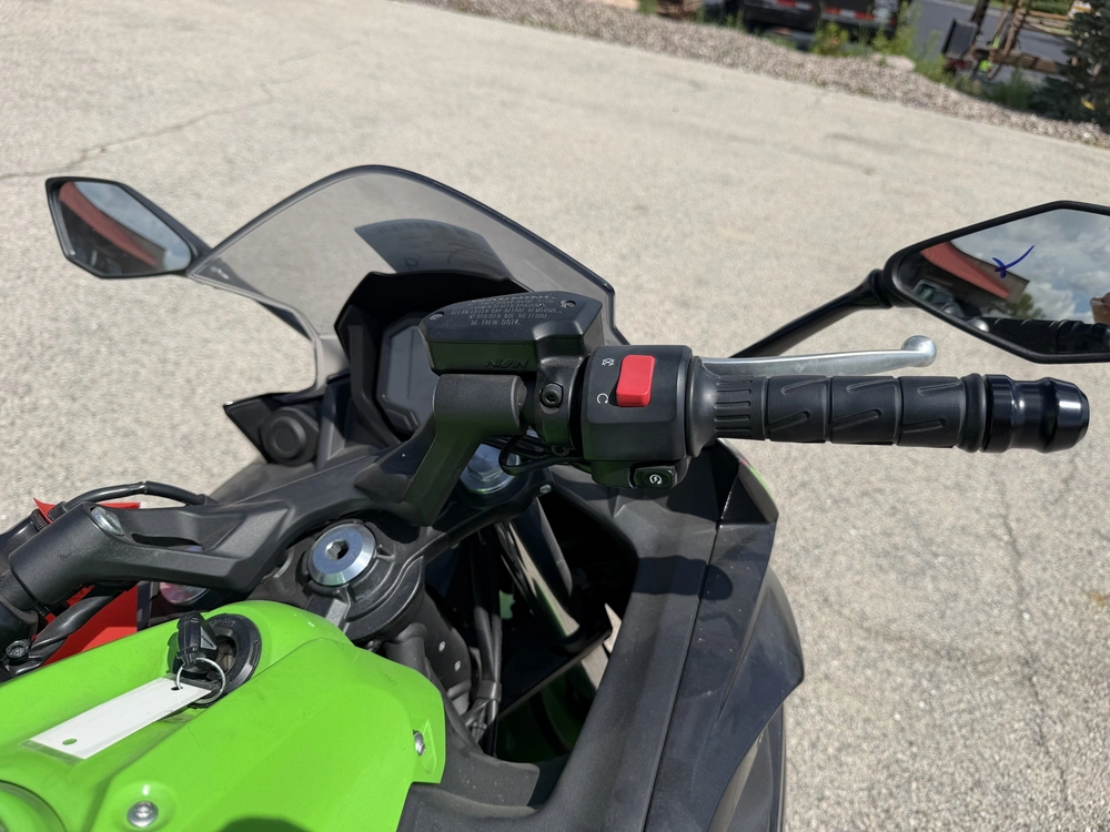 2022 Kawasaki Ninja® 650 alt
