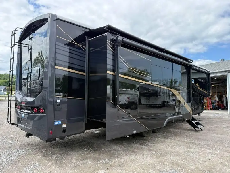 2027 Jayco Pinnacle
