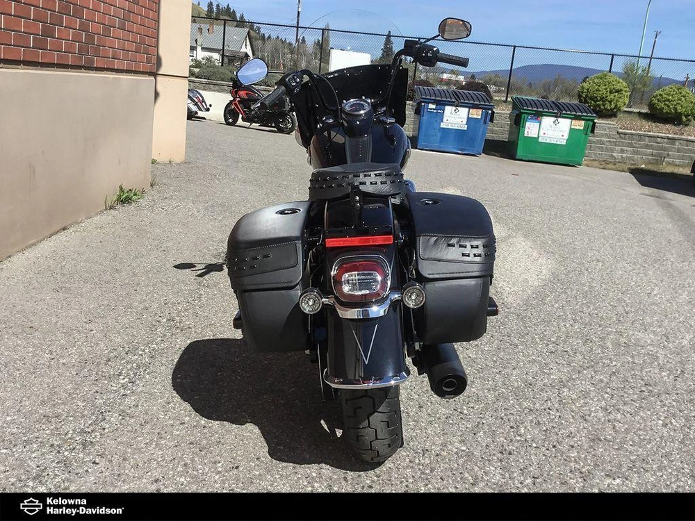 2026 Harley-davidson Flhc - Heritage Classic alt