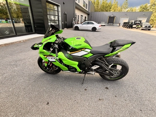 Kawasaki Ninja Zx-10r Ninja Zx-10r Zx10r Zx 10r Bas Km Krt 2025 alt